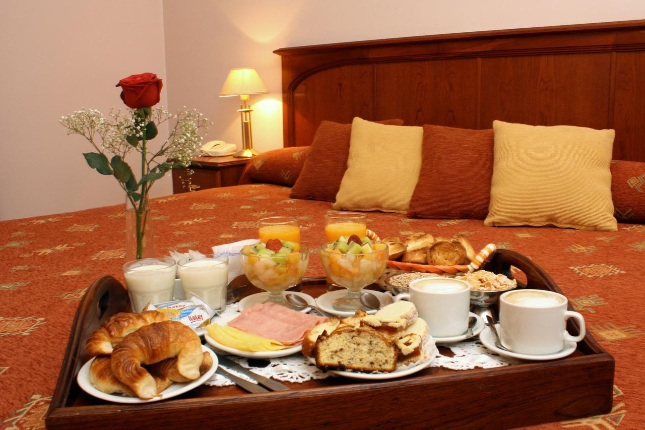 Hotel Cuprum Santa Rosa  Bagian luar foto